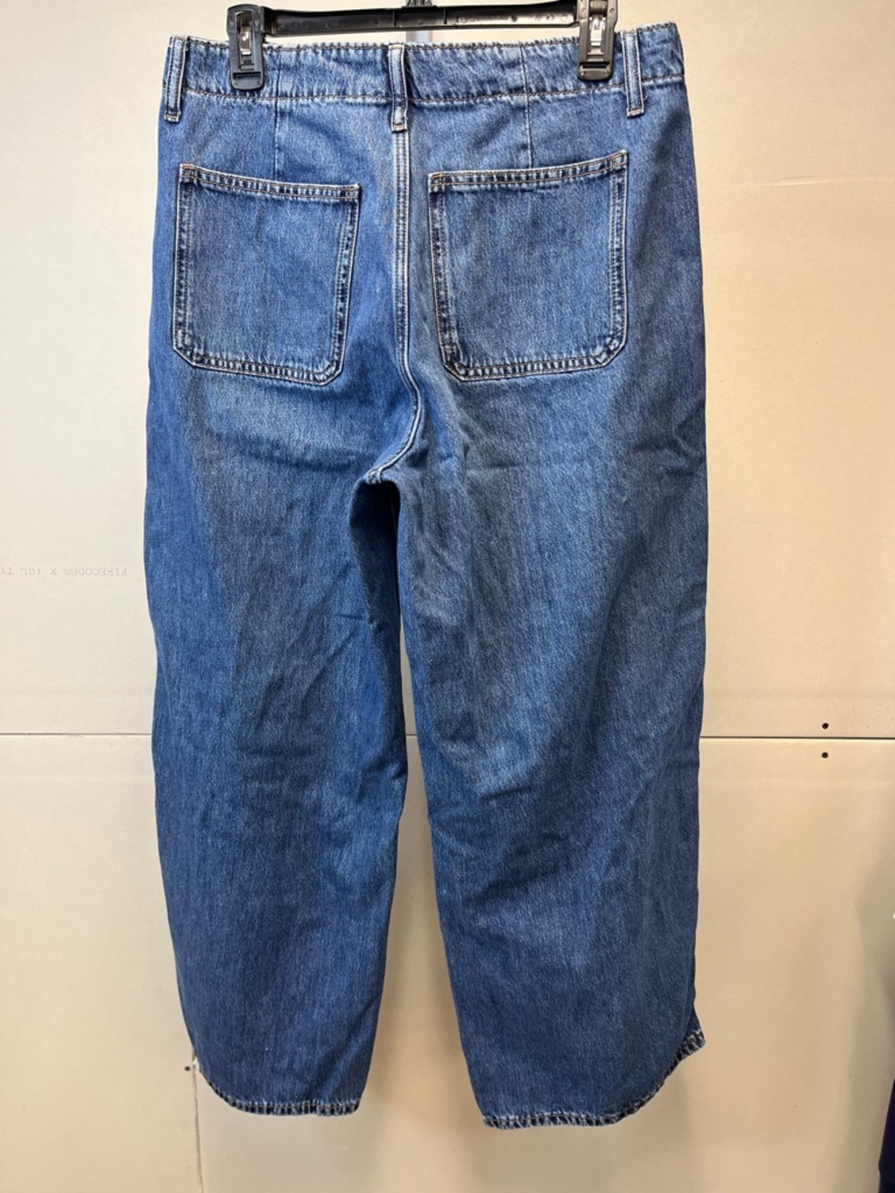 Old Navy Women’s Relaxed Baggy Wide-Leg Jeans in Medium Blue 12 - Picture 4 of 4